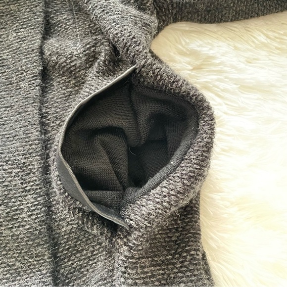 ✅HOST Pick✅ Curio New York High Cowl Neck Sweater, Large - Picture 8 of 16